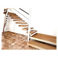 Escalier Lustre Design Moderne Plafond Haut pour Manoir Avec Grandeur Escalier