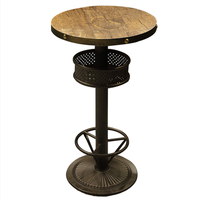 Ensemble de tabourets de bar industriels steampunk, plateau en bois vintage avec bordure rivetée, base en fer robuste, ensemble de salle à manger haute pour pub et bistrot