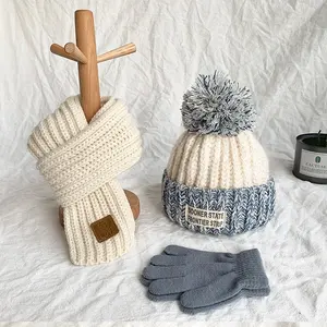 Детская шапка шарф перчатки Комплект зима осень для мальчиков девочек вязаный шерстяной пуловер шапка плюс пух утепленный ветрозащитный логотип на заказ