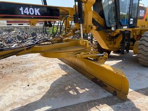 Niveleuse Caterpillar CAT 140K 160H d'occasion fabriquée au Japon avec chargeur frontal et entraînement par dérapage à Shanghai - Product Image 6