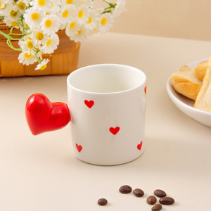 Tay cầm hình trái tim Cốc gốm họa tiết trái tim màu đỏ trắng hồng mẫu miễn phí lovey-dovey lần quà tặng kinh doanh nhiệt nóng - Product Image 6