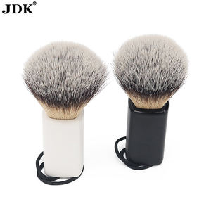 Vente en gros de blaireaux en plastique, <span class=keywords><strong>blaireau</strong></span> de barbier synthétique végan bon marché pour hommes rasage humide personnalisé pour le cou - Product Image 4