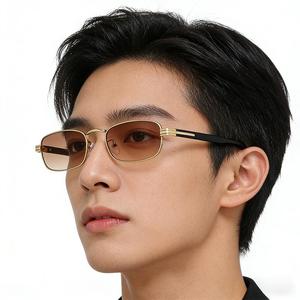 Lunettes de soleil vintage à monture carrée, style old money, chic et haut de gamme, parfaites pour les vacances – modèles à monture étroite pour hommes et femmes - Product Image 3