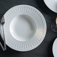 Assiette en Porcelaine Fine Blanche de Haute Qualité P&T, Vaisselle de Table Personnalisée pour Hôtels, Assiette de Dîner en Gros