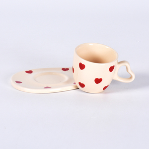 Prezzo di fabbrica all'ingrosso Set di piattini da tè <span class=keywords><strong>serie</strong></span> cuore tazze da caffè turche personalizzate moderne in ceramica - Product Image 2