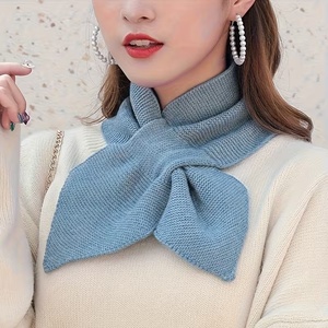 Elegante Bufanda Triangular Tejida para Mujer con Diseño de Nudo Cruzado, Suave y Cálida para el Invierno, Pañuelo para el Cuello, Chal Pequeño - Product Image 2
