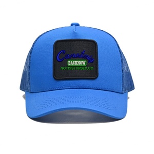 Casquette de camionneur personnalisée à 5 panneaux avec logo brodé en 3D, casquette en maille Richardson, logo tissé sur le côté, logo brodé au dos - Product Image 3