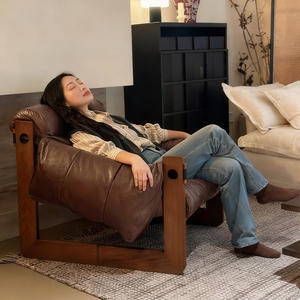 Fauteuil simple en cuir inclinable avec structure en bois massif, style vintage pour salon - Product Image 2