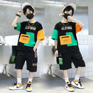 2024 nuovi set di <span class=keywords><strong>abbigliamento</strong></span> per ragazzi estivi per stampe Casual alla moda di 6-15 anni Abito a 2 pezzi a maniche corte alla moda per bambini