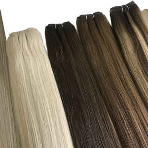Texture riche, véritable polyvalence : nos extensions de cheveux afro crépus en vrac pour tresses, twists et locks, qui s'entrent en parfait accord à chaque fois. - Product Image 1