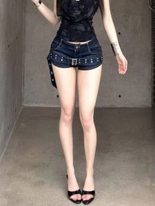 Shorts en jean asymétriques <span class=keywords><strong>à</strong></span> rivets style rétro américain pour femme, design Y2K audacieux, micro-shorts taille basse délavés vintage coupe moulante - Product Image 6