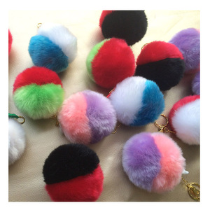 Porte-clés en fausse fourrure, pompons colorés avec nœud, accessoire pour sac ou voiture pour filles - Product Image 4