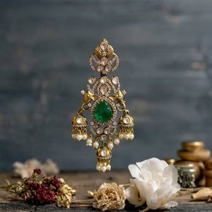 Boucles d'oreilles vintage AD Polki |   Bijoux de mariage indiens en laiton plaqué or avec émeraude, faits à la main, vente en gros - Product Image 1