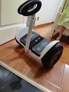รถสกู๊ตเตอร์ทรงตัวอัตโนมัติ 2 ล้อ รุ่น L8 พร้อมที่จับ ราคาคลังสินค้า L8 สกู๊ตเตอร์ทรงตัวอัตโนมัติ L8 - Product Image 2