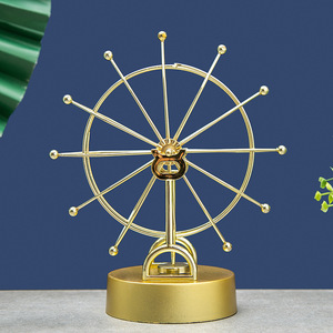 Ornement de bureau à mouvement perpétuel, Roue Ferris en métal avec lumière LED, Planète orbitale, Statue d'art cinétique plaquée or, Alimenté par piles - Product Image 3