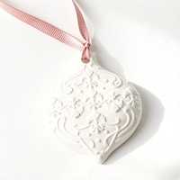 Pendentif de garde-robe de voiture suspendu en forme de coeur blanc désodorisant parfumé en céramique arôme plâtre porcelaine fleur diffuseur de parfum
