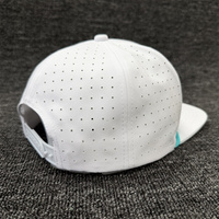 Casquette de baseball 5 panneaux de haute qualité, imperméable, avec logo personnalisé brodé à la main, perforée, découpée au laser, visière plate, fermeture snapback, corde en caoutchouc