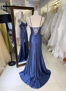 Eleganti Abiti <span class=keywords><strong>da</strong></span> <span class=keywords><strong>Sera</strong></span> Lunghi a Linea A <span class=keywords><strong>con</strong></span> Schiena in Pizzo, Plissettatura in Raso, <span class=keywords><strong>Spacco</strong></span> e Corpetto Ricamato <span class=keywords><strong>con</strong></span> Fiori - Product Image 5