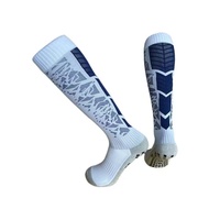 Logo OEM Chaussettes antidérapantes Jump Park Chaussettes de terrain de jeu intérieur Soccer Grip Chaussettes pour adolescents