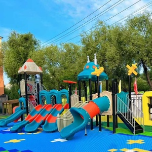 Structure de jeu commerciale durable de grande taille en plastique LLDPE <span class=keywords><strong>avec</strong></span> toboggans, structure multi-activités et cadre d'escalade à <span class=keywords><strong>toboggan</strong></span> rotatif - Product Image 3