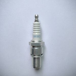 Busi Motor NGK Berkualitas Tinggi untuk Sistem Mesin Otomatis 5722 BR9ES untuk Kawasaki KDX250SR, KDX250/R, KR-1 250CC - Product Image 4