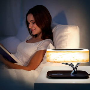 Lámpara de mesita de noche con carga inalámbrica, iluminación inteligente para el hogar, muebles de sala de estar, regalo, 2023 - Product Image 2
