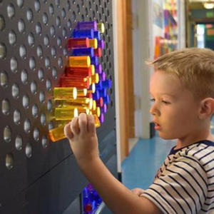 Pannello Sensoriale SHP per Autismo, Paratie Luminose con Barre Acriliche Colorate, Pannello Gigante Luminoso a LED (Lite Brite) - Product Image 3