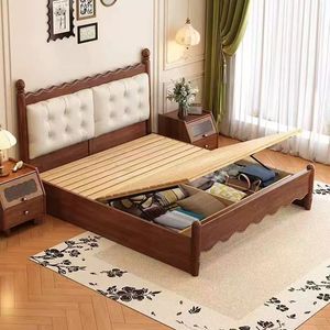 Letto matrimoniale in legno massello imbottito stile Wabi-Sabi, letto Windsor color crema per camera da letto padronale, design vintage francese - Product Image 6