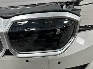 <span class=keywords><strong>Segunda</strong></span> mano para BMW I3 2022 <span class=keywords><strong>2023</strong></span> 2024 Kit de carrocerí<span class=keywords><strong>a</strong></span> de parachoques delantero Corte de Nariz de plástico original completo con faros usados - Product Image 4