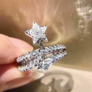 Anello di fidanzamento da donna in stile europeo con micro intarsi a forma di stella a cinque punte, creativo e fresco - Product Image 2
