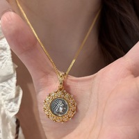 Collier vintage français 2026 avec pièce de monnaie étoilée, chaîne de clavicule à motif romain en relief vieilli, ensemble de bijoux