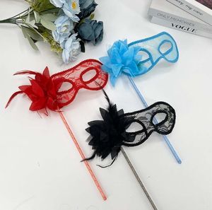 Máscara de Plástico con Plumas para Halloween, con Flores de <span class=keywords><strong>Tela</strong></span> Doradas en Forma de Cebolla, Diseño Elegante de Encaje Semitransparente con Forma de Pétalo para Baile de Graduación - Product Image 1