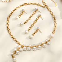 Collier tendance pour femme Milis, best-seller, fait main, en acier inoxydable plaqué or 18 carats, avec pendentif en coquillage perlé