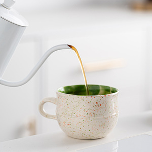 แก้วกาแฟเซรามิกพอร์ซเลนลายโบว์สีขาวเขียว ดีไซน์น่ารักสดใส ของขวัญวันเกิดสำหรับเด็กนักเรียน  สินค้ามาใหม่ - Product Image 5