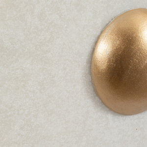 Scultura da parete in acrilico e quarzo con anelli per decorare soggiorno e camera da letto - Product Image 6