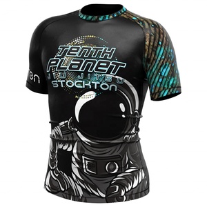 Camiseta de Compresión RISE con Diseño de Astronauta para MMA, Logotipo Personalizado, Sin Gi, para Grappling, Jiu Jitsu, BJJ - Product Image 1