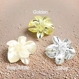 Pinzas de Pelo con Flores Brillantes de 7.5cm, Coloridas, con Recubrimiento Electrolítico en Oro y Plata, Pinza de Plástico para el Cabello en Color Dorado - Product Image 3