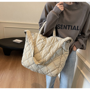 Bolso de Verano para Mujer, Nuevo Estilo, Acolchado de Algodón, con Patrón de Diamantes, Bolso Tote de Lona, Diseño Casual de Hombro y Bandolera, Suave - Product Image 2