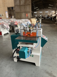Machine à mortaiser horizontale double embout ZICAR pour le travail du bois, idéale pour le perçage de trous dans le contreplaqué et les meubles en bois massif - Product Image 3