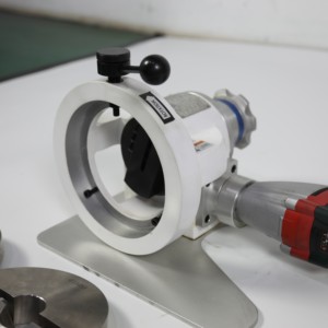 Outil de préparation de soudure SD-4.5, machine à ébavurer et à affronter les extrémités de tuyaux en acier inoxydable, 0,25"-4,5" - Product Image 1