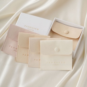 Pochette à bijoux en microfibre PandaSew, emballage cadeau pour boucles d'oreilles, collier, bague, bouton pression avec logo personnalisé - Product Image 1