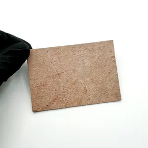 रेट्रो टिकाऊ जींस चमड़े के लेबल उभरा हुआ अपना ब्रांड लोगो फास्ट कस्टम परिधान सहायक उपकरण पुनर्नवीनीकरण पीयू चमड़े के लेबल पैक्ट्स