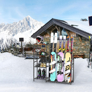 Soporte Moderno Independiente para Esquís, Organizador Resistente para Snowboards, Exhibidor Metálico para Garaje, Soporte para Cascos y Botas - Product Image 1