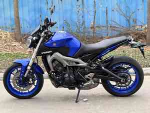 <span class=keywords><strong>Moto</strong></span> d'occasion <span class=keywords><strong>Yamaha</strong></span> <span class=keywords><strong>MT</strong></span>-<span class=keywords><strong>09</strong></span> Hyper Naked Streetbike bicylindre, agilité et couple puissant, motos agressives à essence - Product Image 4