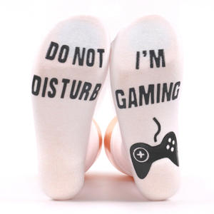 Venta al por mayor barato de alta calidad vestido No molestar estoy Gaming Grip Calcetines antideslizantes - Product Image 6