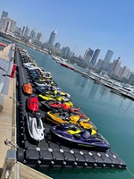 Ponton flottant modulaire en plastique populaire à prix d'usine pour jet ski avec cubes à roulettes