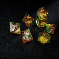 Jeu de dés en résine à bords nettes et transparents avec cœur liquide à paillettes mobiles, polyédriques, pour TTRPG et jeux de rôle de table