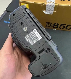 Cámara DSLR Digital de Tamaño Mediano, Video <span class=keywords><strong>4K</strong></span>, Estabilización Óptica, Pantalla >3'', Batería de Litio, Tarjeta SD, Sensor CMOS, Material ABS - Product Image 2