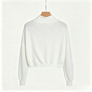 เสื้อไหมพรมคอวีแขนยาวแบบครอปสำหรับผู้หญิง BCI Cotton Wrap-Front Knit Top - Product Image 3