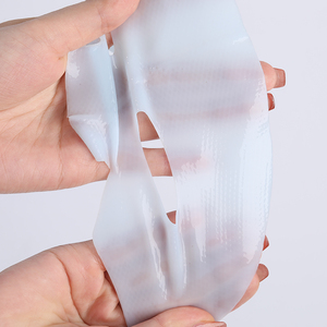 Masque facial en feuille de cristal à l'acide hyaluronique, à la vitamine C et au bio-collagène pour réparer la peau et la donner de l'éclat, marque privée - Product Image 6